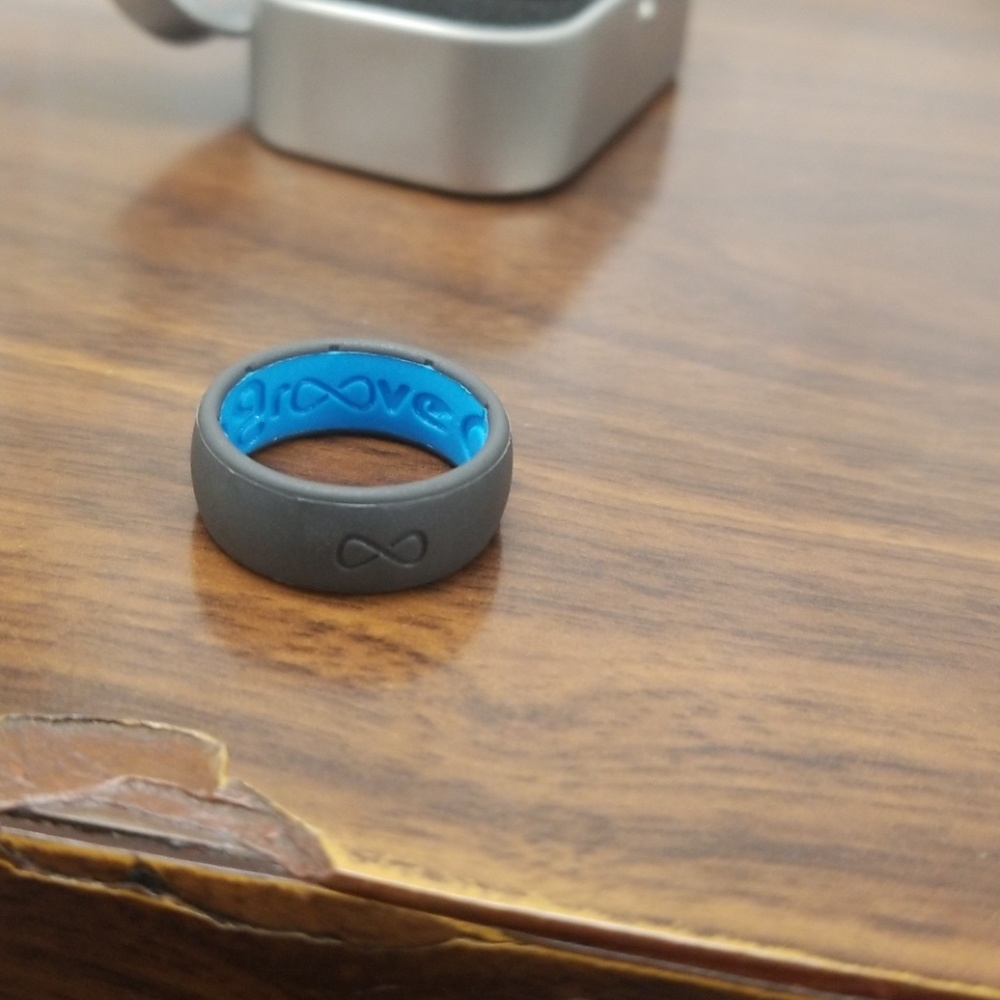 Groove Ring - Picture 3 of 4